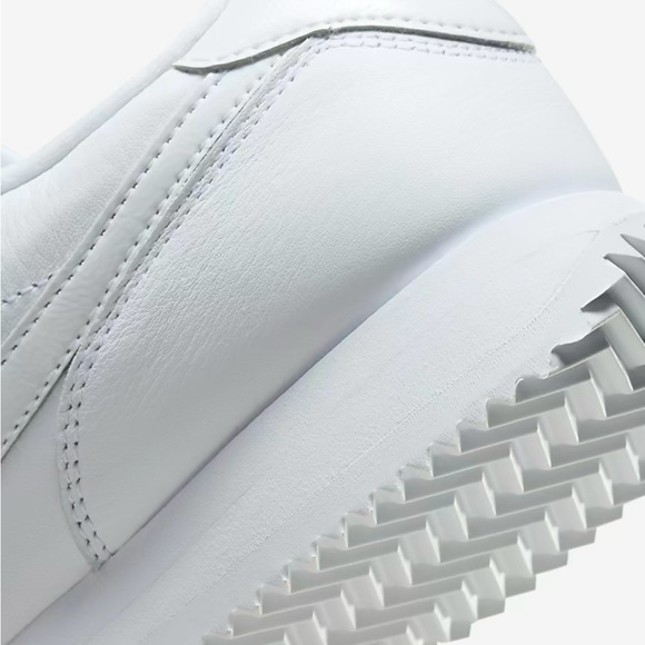 Nike Women’s Cortez 23 Premium Sz 10.5 NEW - Picture 10 of 16